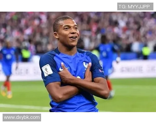 速度与激情的象征姆巴佩足球传奇海报墙贴点亮你的激情时刻