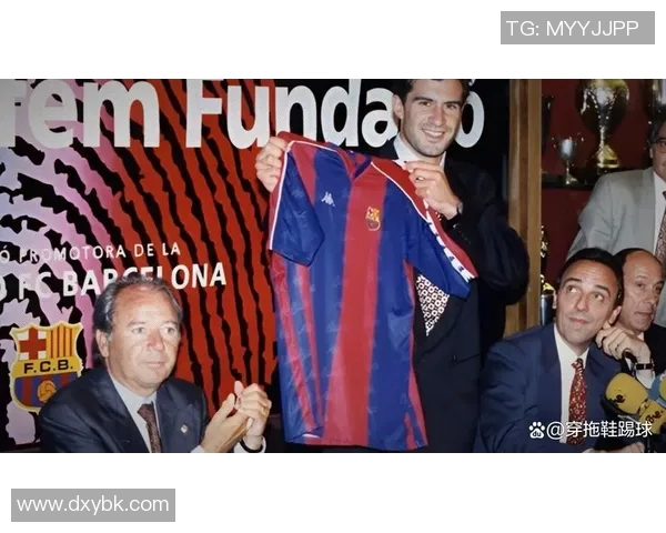 足球明星暮年后转行解说员 曾经辉煌的他如何影响解说界