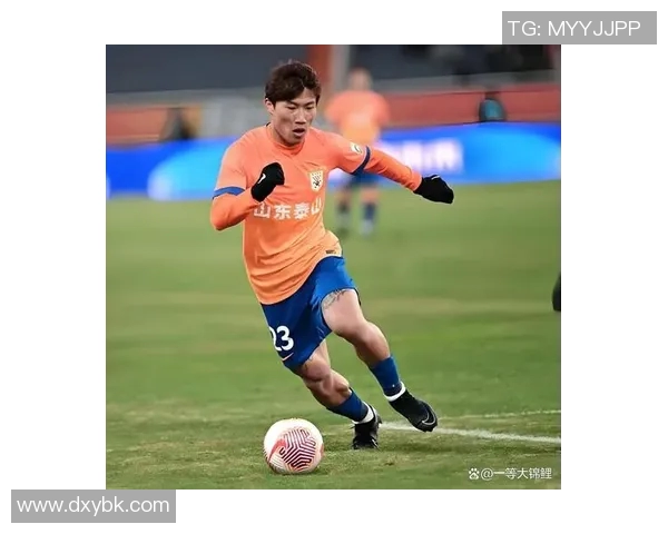 鲁能足球8号球星是谁 他在球队中的作用与成就解析